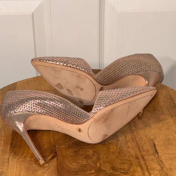 Vince Camuto Sparkling Tan Heels - Picture 4 of 7